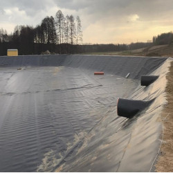 Geomembrana gładka HDPE grubość: 1,5mm rolka 5,3mx100mb
